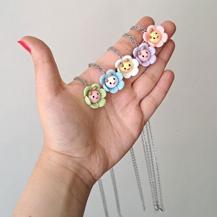 گردنبند گل فانتزی 