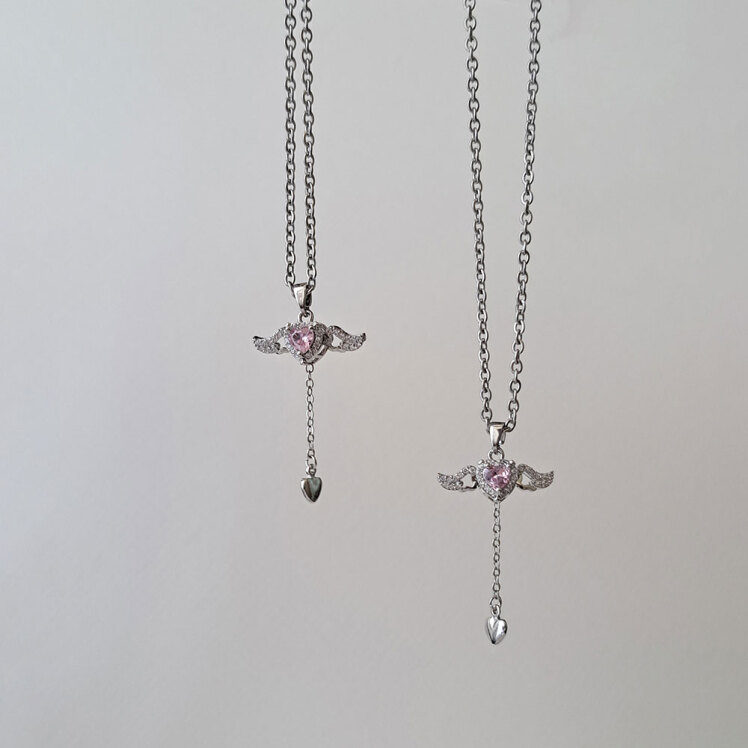 گردنبند دخترانه قلب بالدار