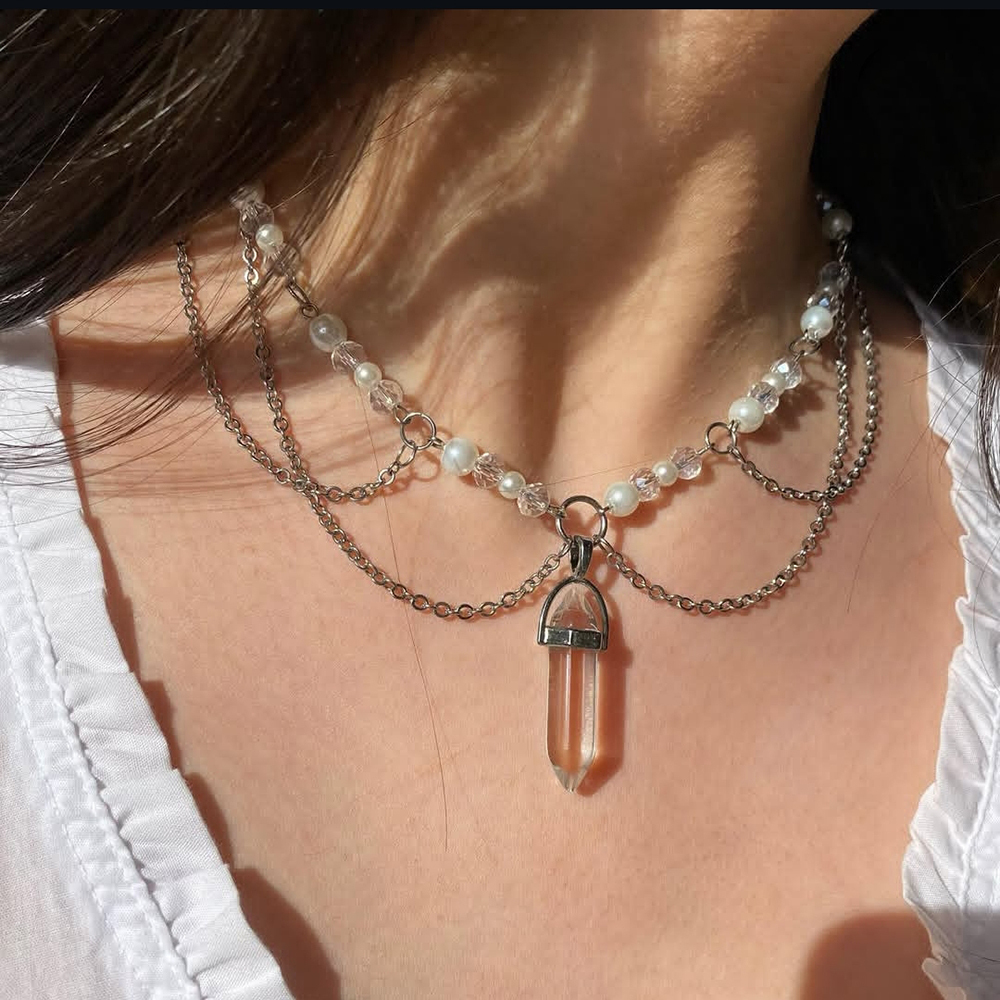  گردنبند مرواریدی پینترستی همراه با منشور 