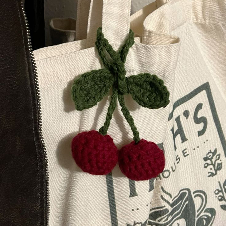 آویز گیلاس بافتنی 