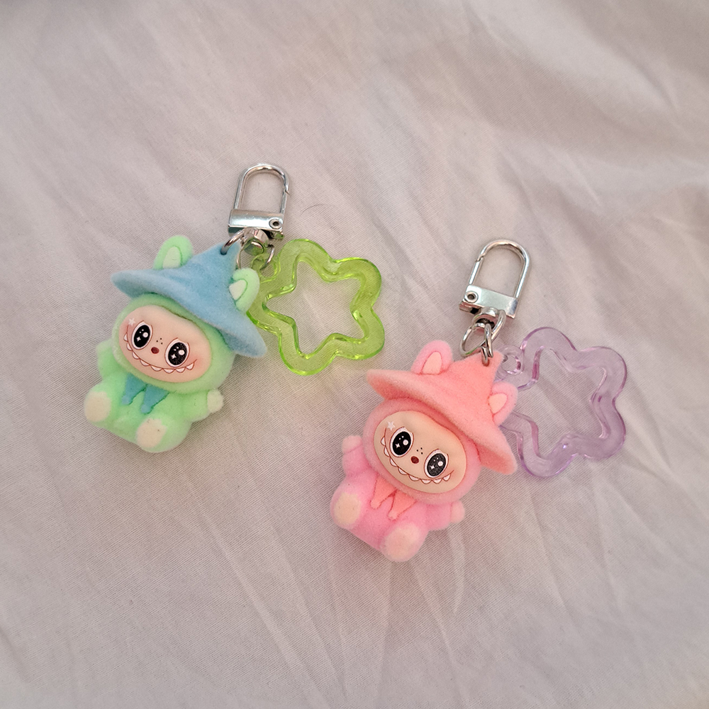 آویز طرح لابوبو مخملی ستاره ای