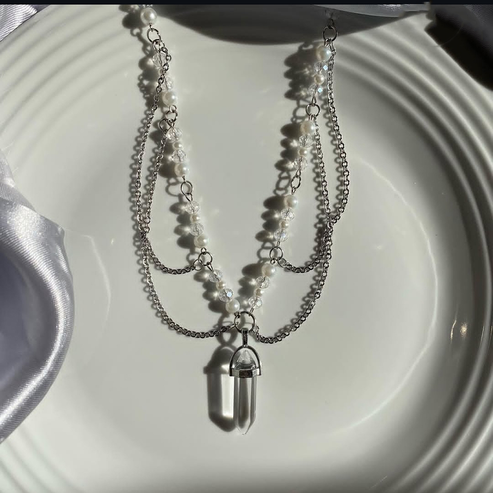  گردنبند مرواریدی پینترستی همراه با منشور 