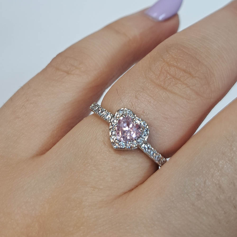 انگشتر جواهری طرح قلب